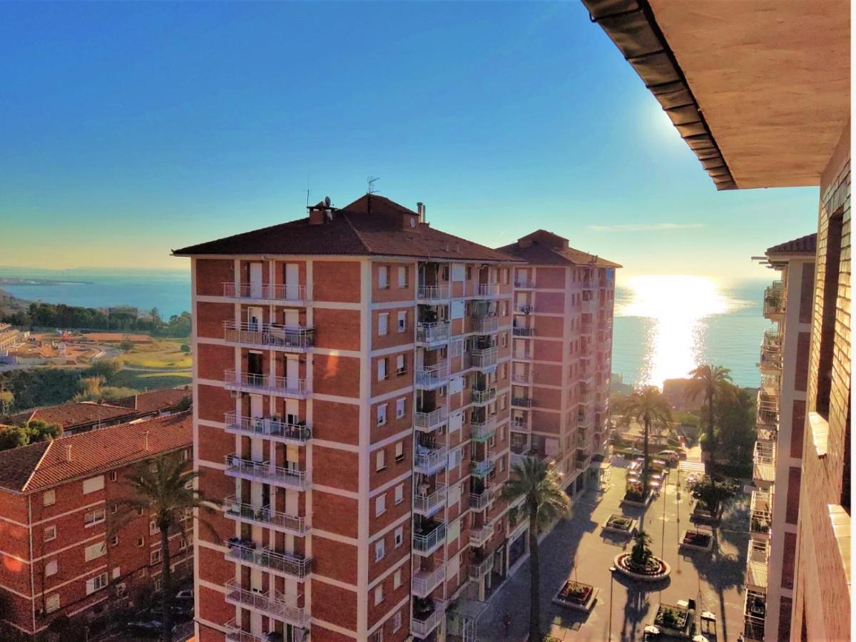 Helena Seaview & Beach-Apartment Montgat Esterno foto