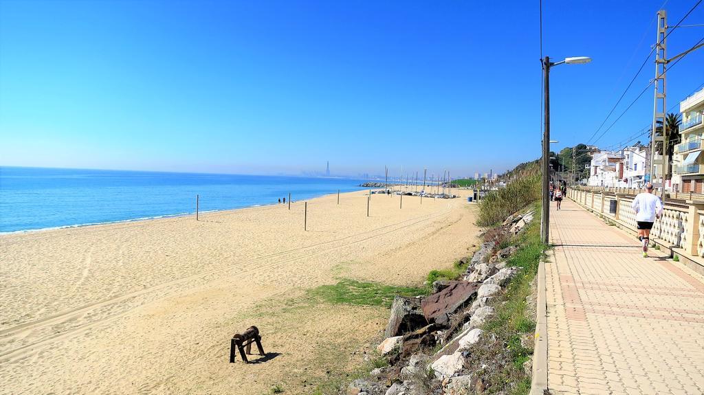Helena Seaview & Beach-Apartment Montgat Esterno foto