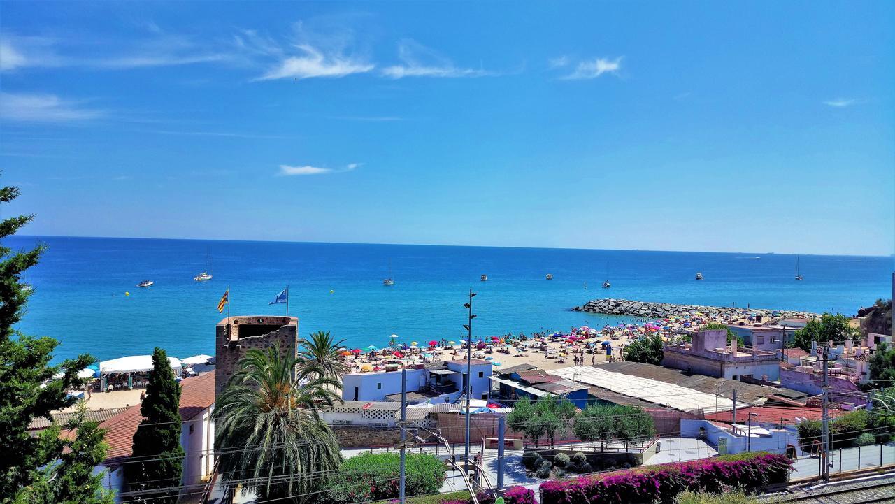 Helena Seaview & Beach-Apartment Montgat Esterno foto