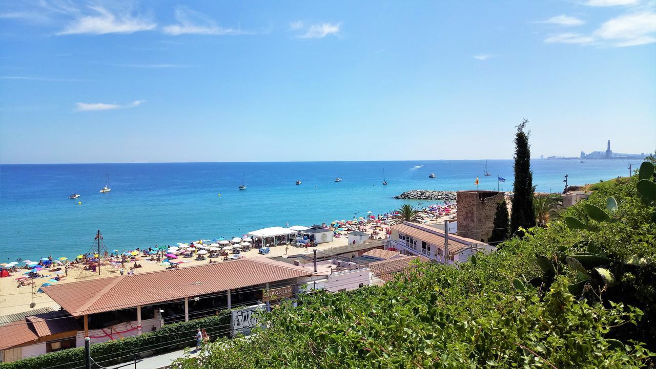 Helena Seaview & Beach-Apartment Montgat Esterno foto